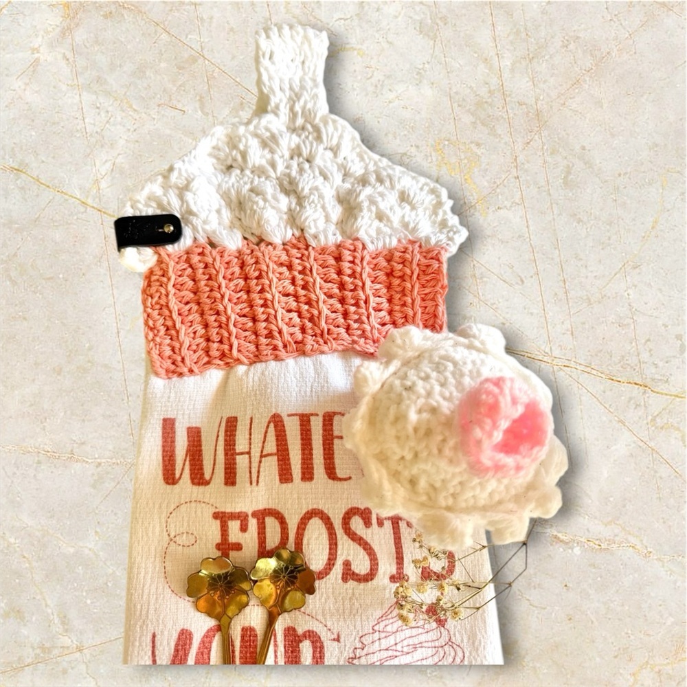 NWT Handmade Crochet Cupcake Kitchen Hand Towel - Picture 2 of 5